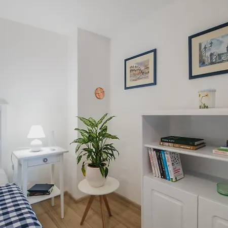 Tatroom Apartment